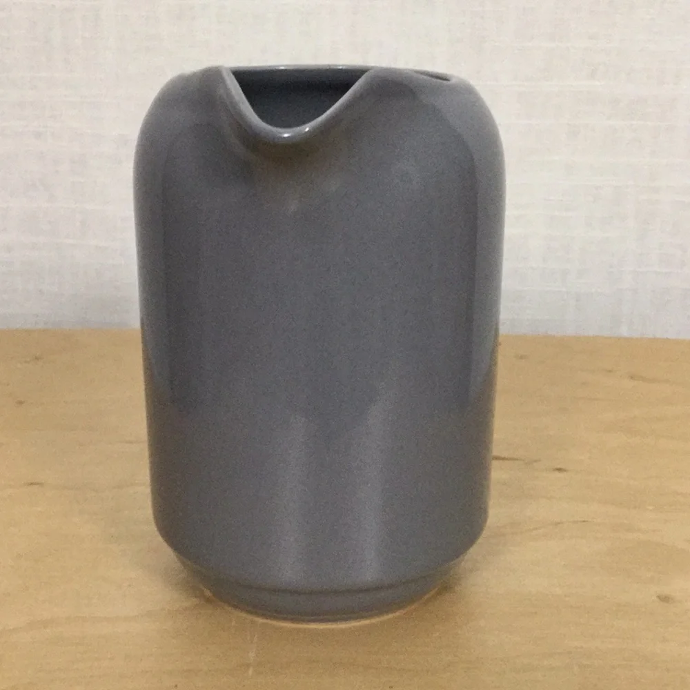 NWOT Crate & Barrel mid-century modern creamer